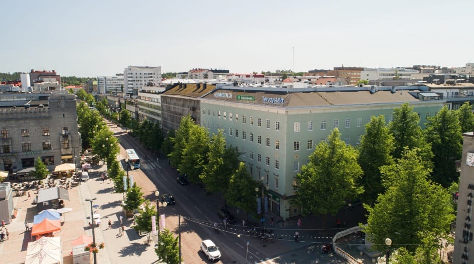 Hankimme omistusosuuden historiallisesta liiketalosta Lahden kauppatorilta