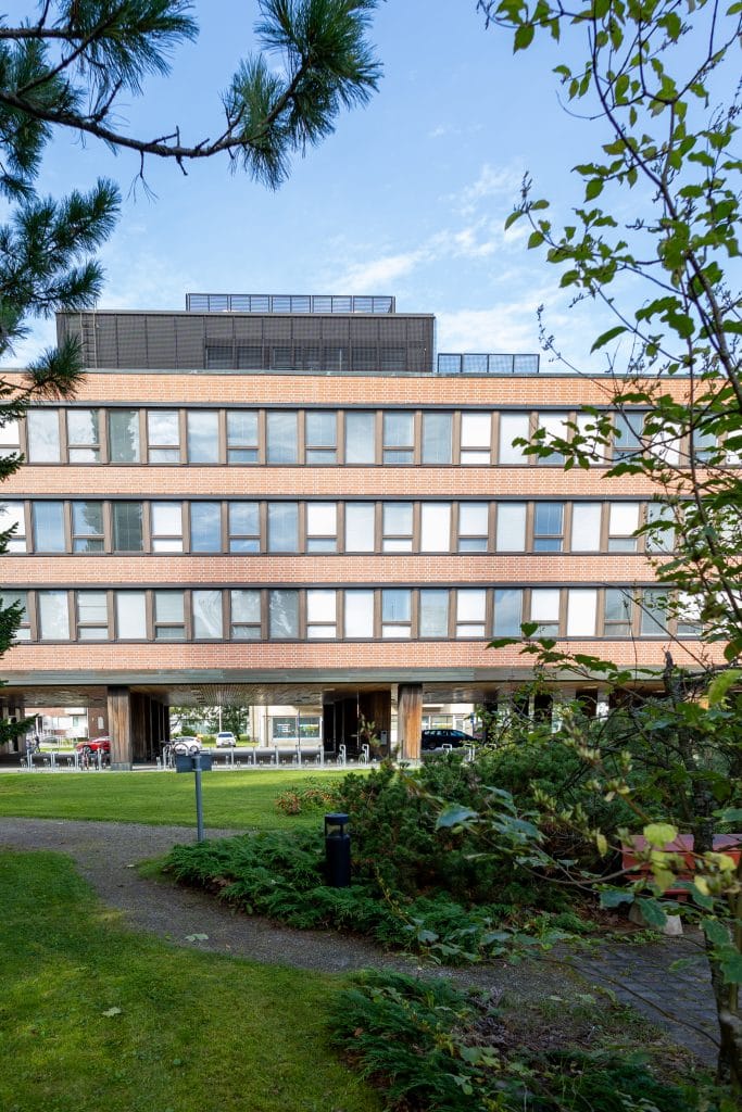 Joensuun vanha Virastotalo muuttuu 64 asunnoksi Pielisjoen rannalle